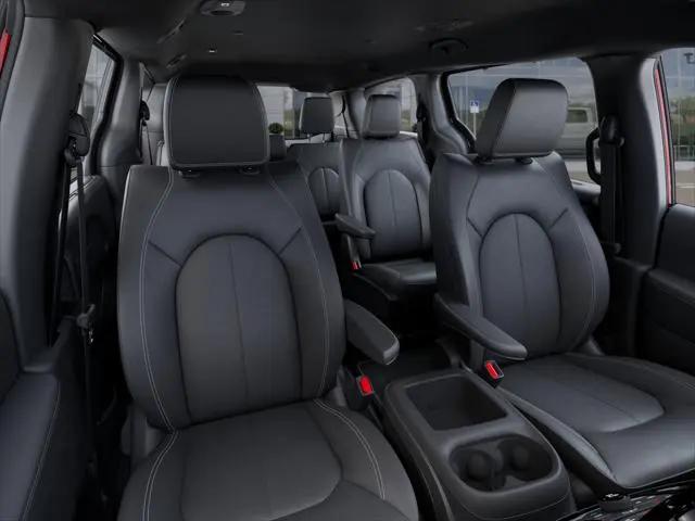 2025 Chrysler Voyager LX
