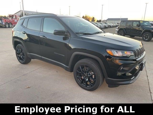 2025 Jeep Compass COMPASS LATITUDE 4X4