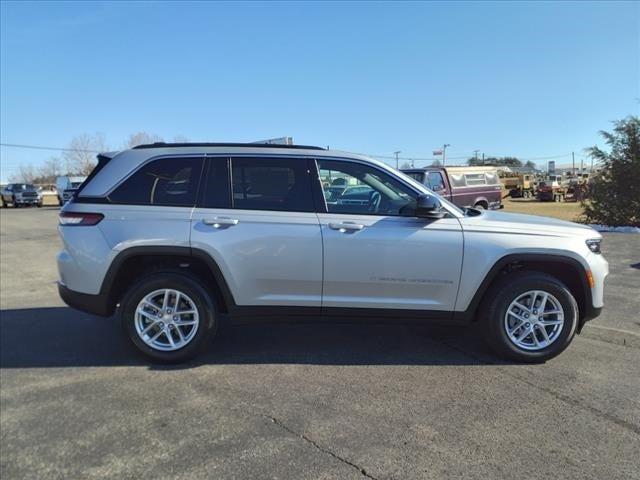 2025 Jeep Grand Cherokee GRAND CHEROKEE LAREDO X 4X4