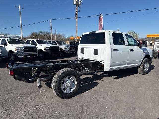 2024 RAM Ram 3500 Chassis Cab RAM 3500 TRADESMAN CREW CAB CHASSIS 4X4 60 CA