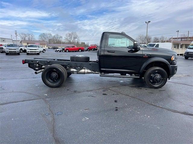 2024 RAM Ram 5500 Chassis Cab RAM 5500 TRADESMAN CHASSIS REGULAR CAB 4X4 60 CA