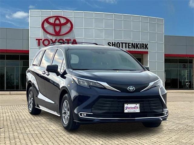 2024 Toyota Sienna XLE