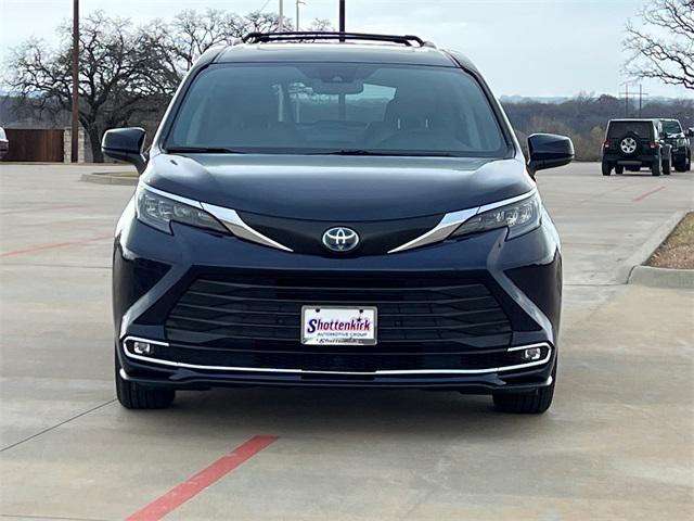 2024 Toyota Sienna XLE