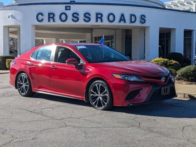 2020 Toyota Camry SE Hybrid