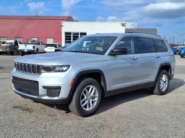 2023 Jeep Grand Cherokee L Laredo 4x2