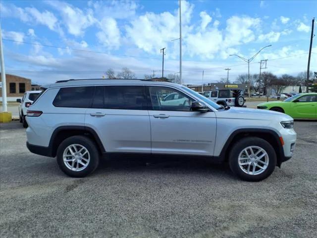 2023 Jeep Grand Cherokee L Laredo 4x2