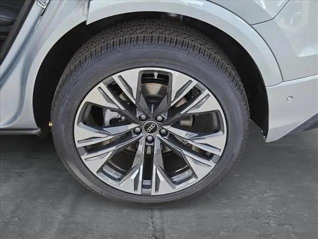2025 Audi Q8 Premium 55 TFSI quattro