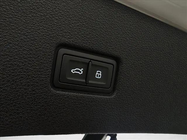 2025 Audi Q8 Premium 55 TFSI quattro