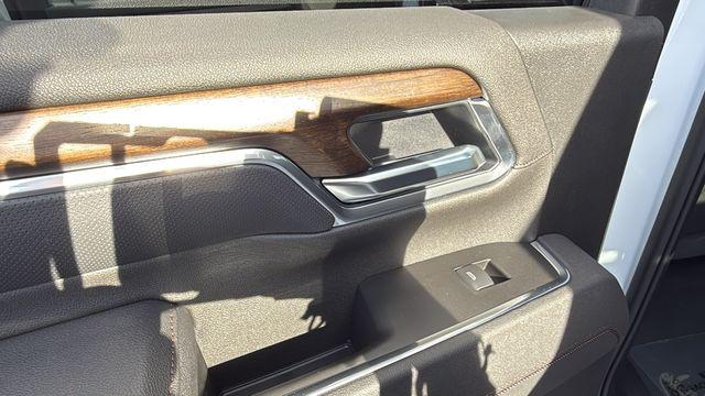 2025 Chevrolet Silverado 2500HD 4WD Crew Cab Long Bed High Country