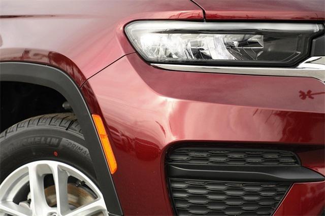 2025 Jeep Grand Cherokee GRAND CHEROKEE LAREDO X 4X2