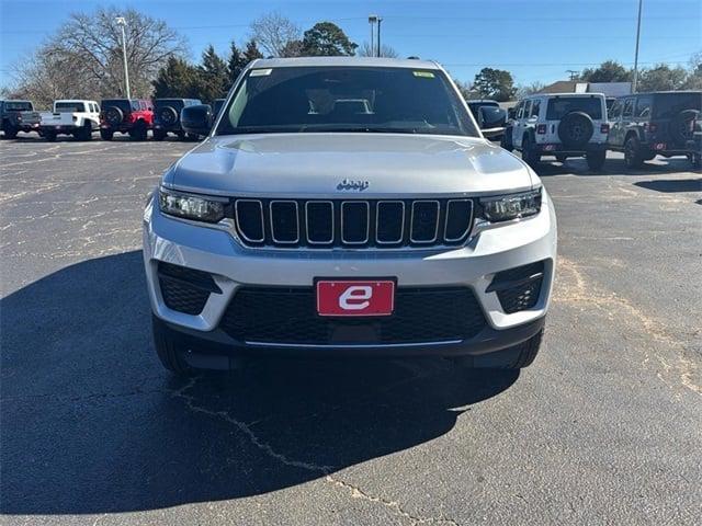 2025 Jeep Grand Cherokee GRAND CHEROKEE LAREDO X 4X2