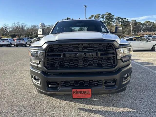 2024 RAM Ram 3500 Chassis Cab RAM 3500 TRADESMAN CREW CAB CHASSIS 4X4 60 CA