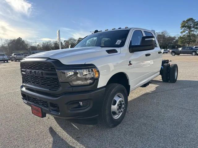 2024 RAM Ram 3500 Chassis Cab RAM 3500 TRADESMAN CREW CAB CHASSIS 4X4 60 CA