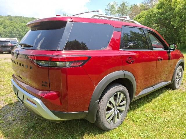 2023 Nissan Pathfinder SL 4WD