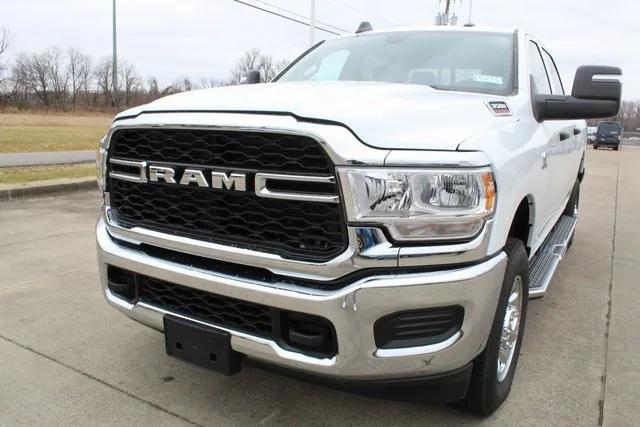 2024 RAM 3500 Tradesman Crew Cab 4x4 64 Box