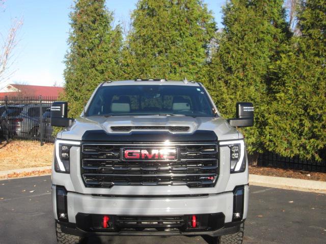 2024 GMC Sierra 2500HD 4WD Crew Cab Standard Bed AT4