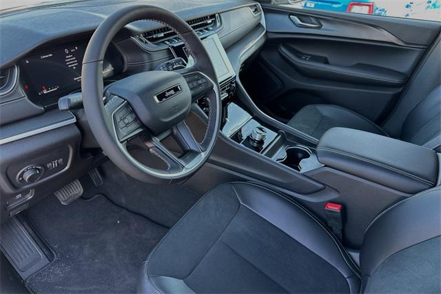 2025 Jeep Grand Cherokee GRAND CHEROKEE L ALTITUDE 4X4