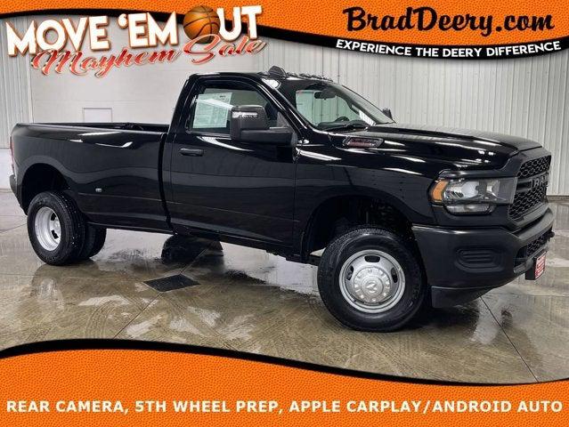 2024 RAM 3500 Tradesman Regular Cab 4x4 8 Box