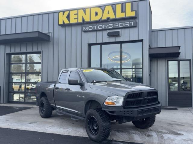 Mineral Gray Clearcoat Metallic 2009 Dodge RAM 1500 ST Quad Cab 4WD Pickup Truck Four-Wheel Drive 5-Speed Automatic