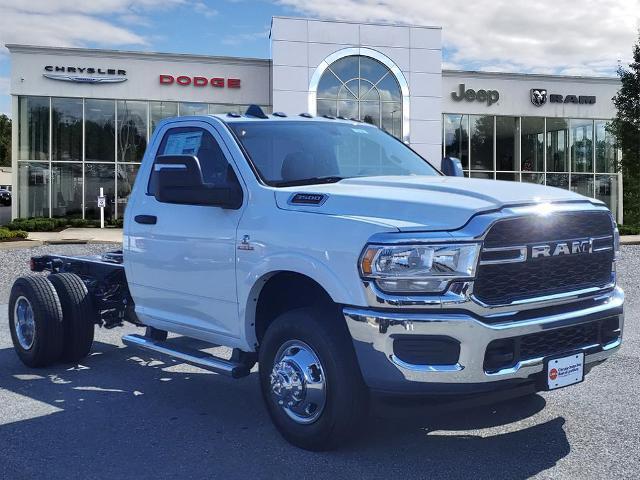 2024 RAM Ram 3500 Chassis Cab RAM 3500 TRADESMAN CHASSIS REGULAR CAB 4X4 60 CA