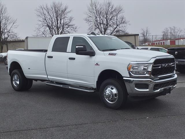 2024 RAM Ram 3500 RAM 3500 TRADESMAN CREW CAB 4X4 8 BOX