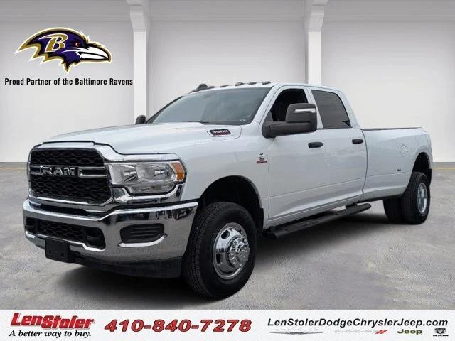 2024 RAM 3500 Tradesman Crew Cab 4x4 8 Box