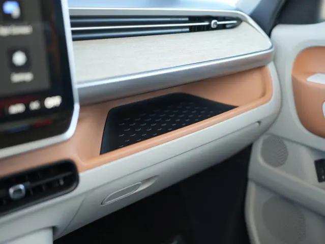 2025 Volkswagen ID. Buzz 1st Edition with 4MOTION