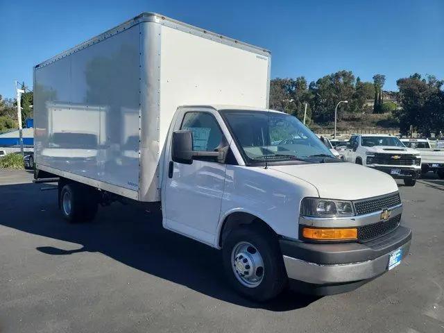 2024 Chevrolet Express Cutaway 4500 Van