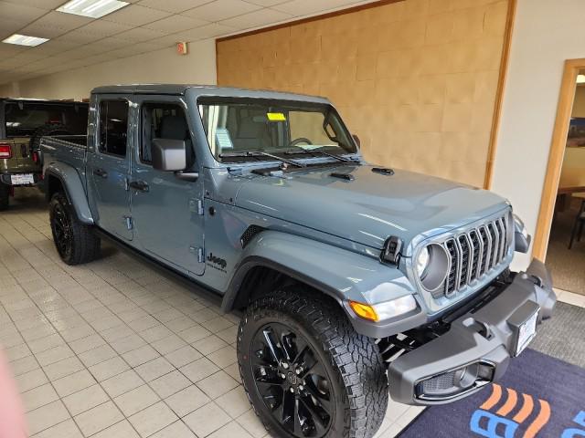 2025 Jeep Gladiator GLADIATOR NIGHTHAWK 4X4
