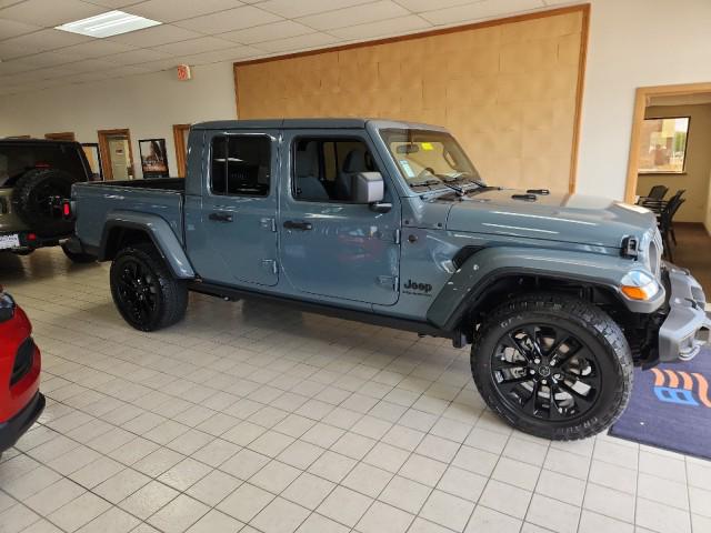 2025 Jeep Gladiator GLADIATOR NIGHTHAWK 4X4
