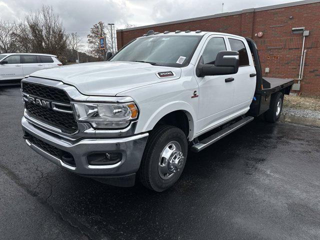 2024 RAM Ram 3500 Chassis Cab RAM 3500 TRADESMAN CREW CAB CHASSIS 4X4 60 CA