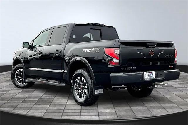 2024 Nissan TITAN Crew Cab PRO-4X 4x4