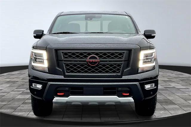 2024 Nissan TITAN Crew Cab PRO-4X 4x4