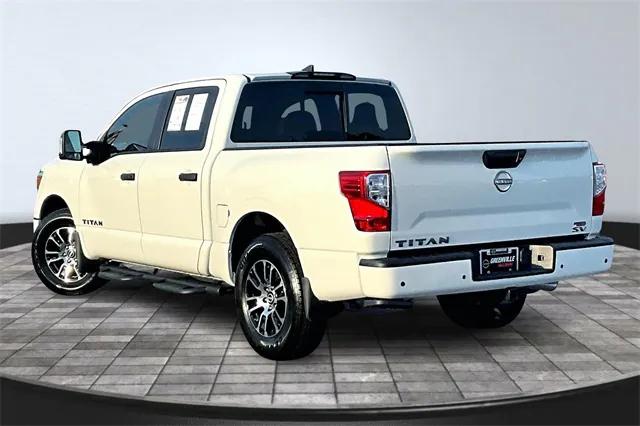 2024 Nissan TITAN Crew Cab SV 4x2