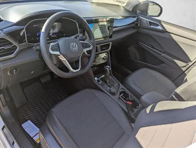 2025 Volkswagen Taos 1.5T SE Black