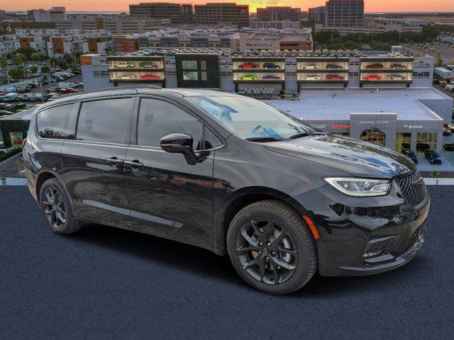 2025 Chrysler Pacifica PACIFICA LIMITED AWD