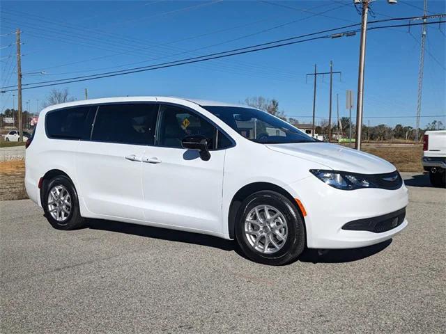 2025 Chrysler Voyager VOYAGER