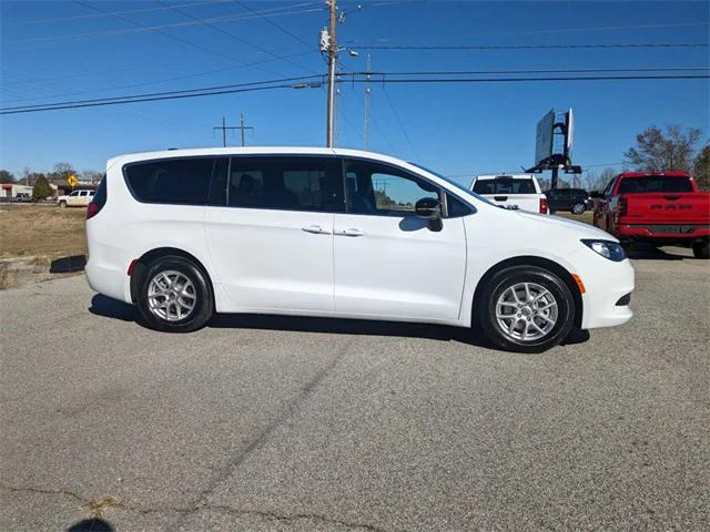 2025 Chrysler Voyager VOYAGER