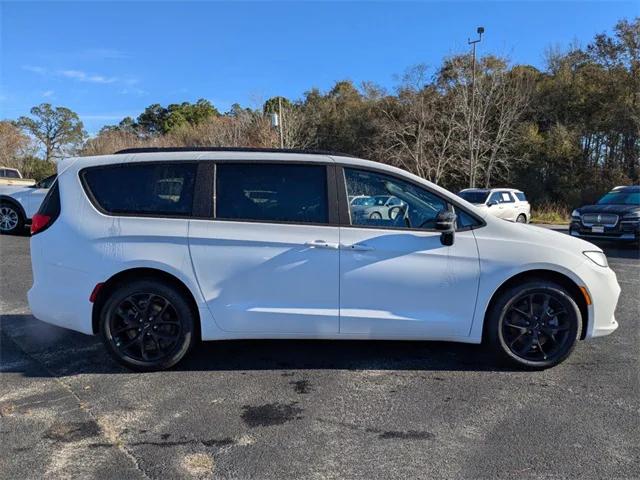 2025 Chrysler Pacifica PACIFICA LIMITED AWD