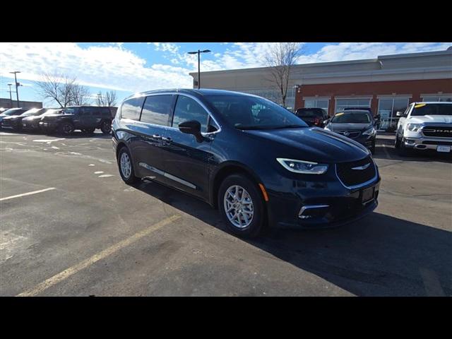 2025 Chrysler Pacifica PACIFICA SELECT