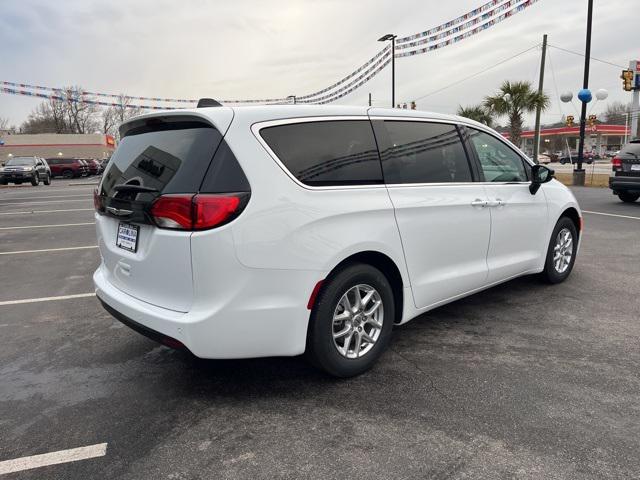 2025 Chrysler Voyager VOYAGER