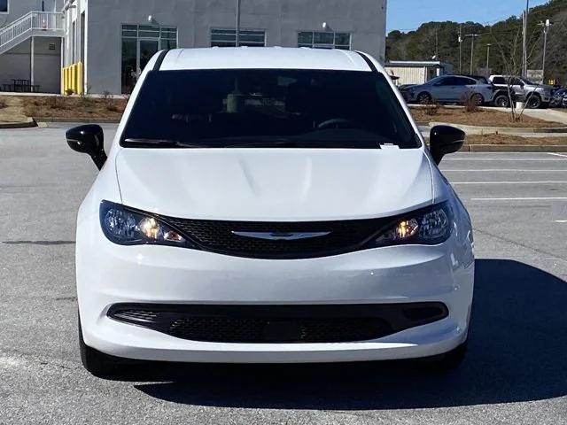 2025 Chrysler Voyager VOYAGER