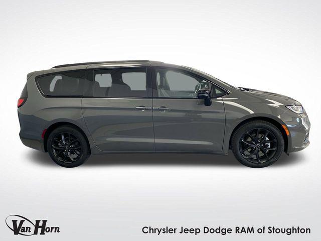 2025 Chrysler Pacifica PACIFICA LIMITED