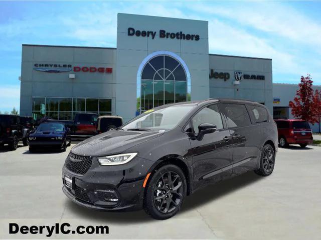 2025 Chrysler Pacifica PACIFICA LIMITED