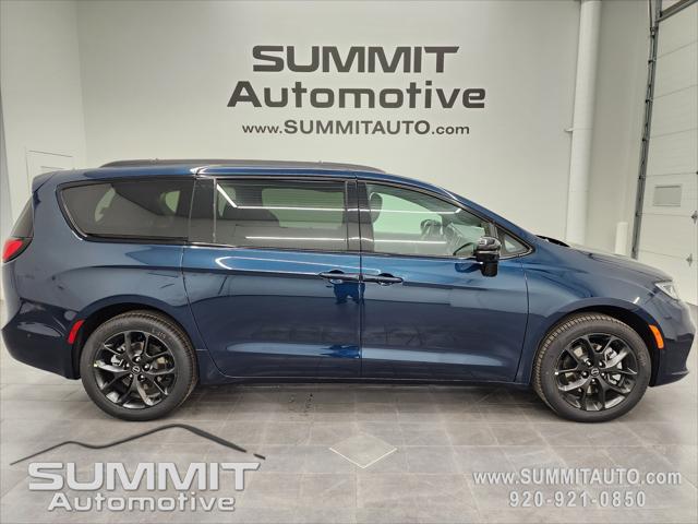 2025 Chrysler Pacifica PACIFICA LIMITED AWD