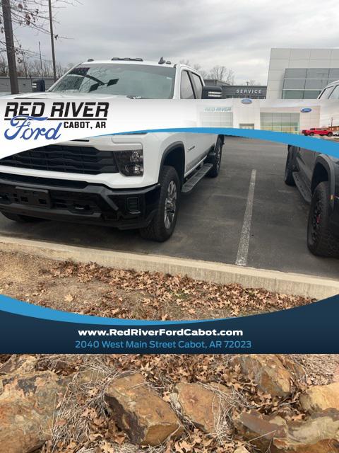 2024 Chevrolet Silverado 2500HD 4WD Crew Cab Standard Bed Custom