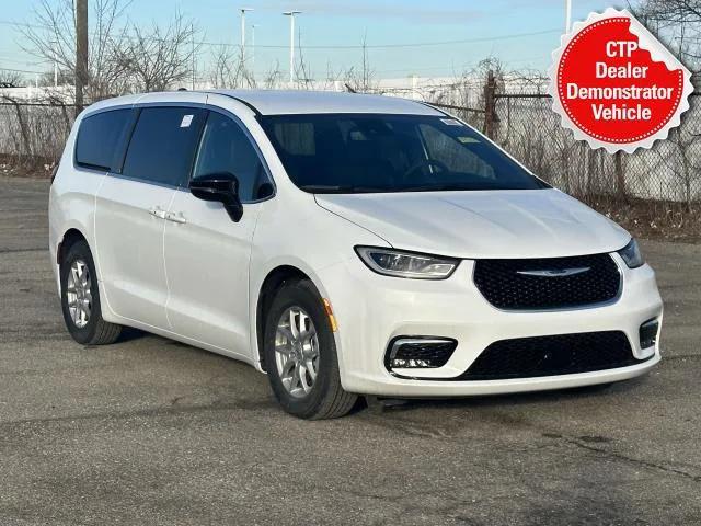 2025 Chrysler Pacifica PACIFICA SELECT
