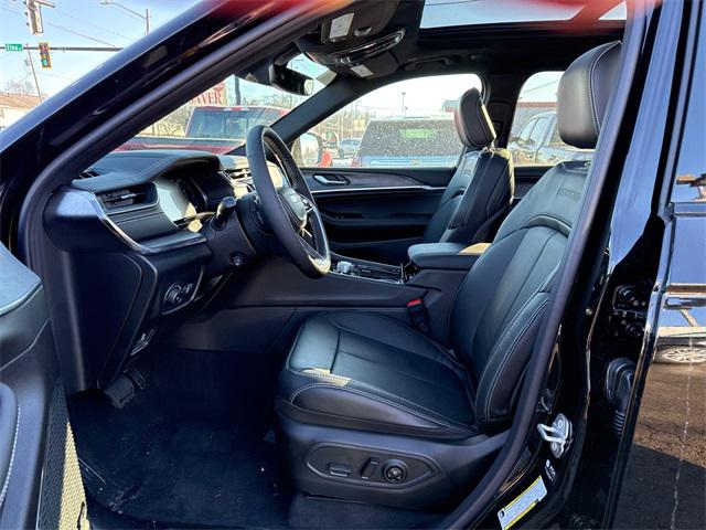 2025 Jeep Grand Cherokee GRAND CHEROKEE OVERLAND 4X4
