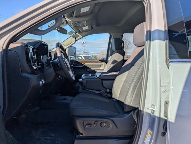 2025 GMC Sierra 2500HD 4WD Crew Cab Standard Bed SLE