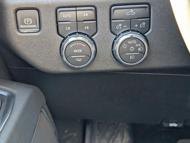 2025 GMC Sierra 2500HD 4WD Crew Cab Standard Bed SLE